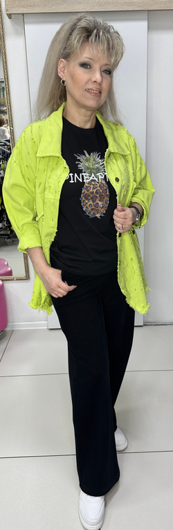 Джинсовый итальянский жакет с перфорацией в яблочном цвете