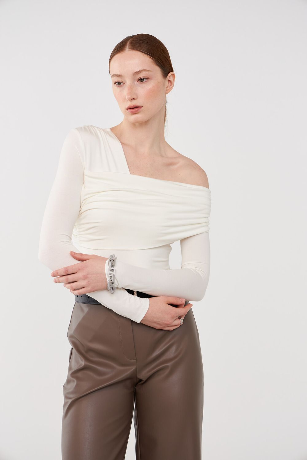 ТОП-БОДИ НА ОДНО ПЛЕЧО, МОЛОЧНЫЙ