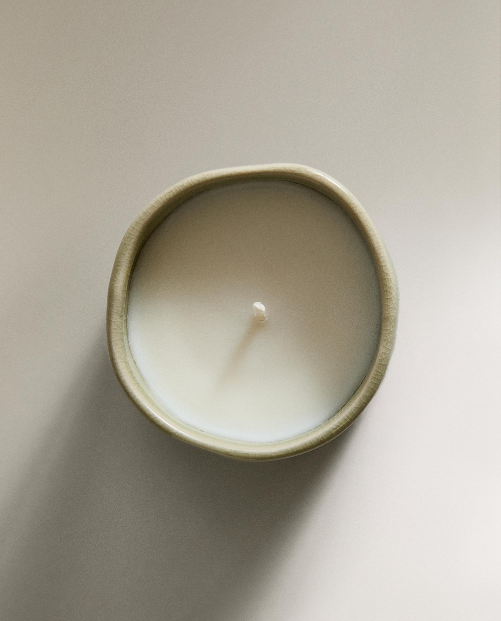 Zara Home Свеча ароматическая Musky Petals 150 г, растительный воск, аромат цветочный древесный, Розовый