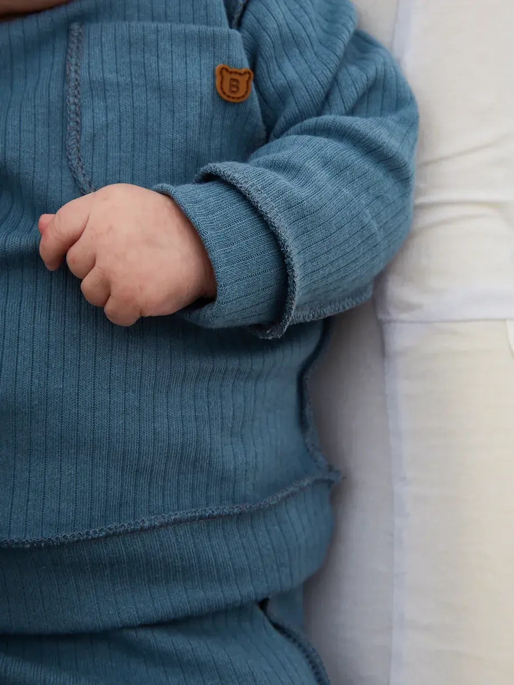 Костюм для новорожденного на выписку