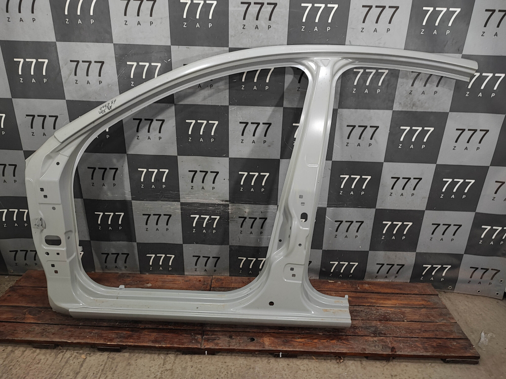 Боковина левая LADA Vesta седан 15-нв Новая Оригинал 8450039441