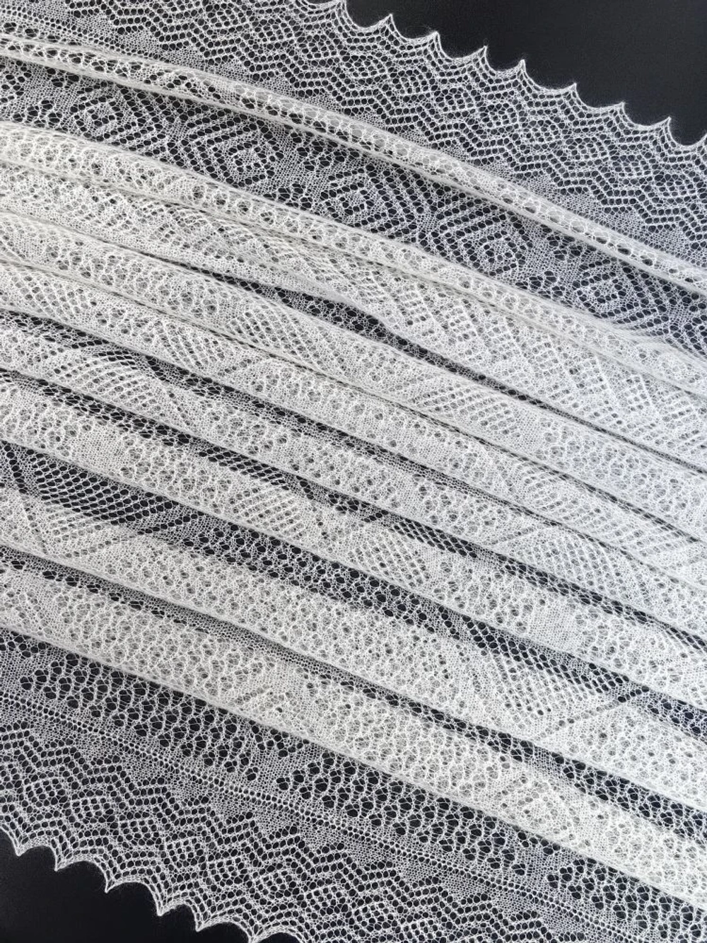 Оренбургский пуховый платок с шелком АШ140-02 экрю