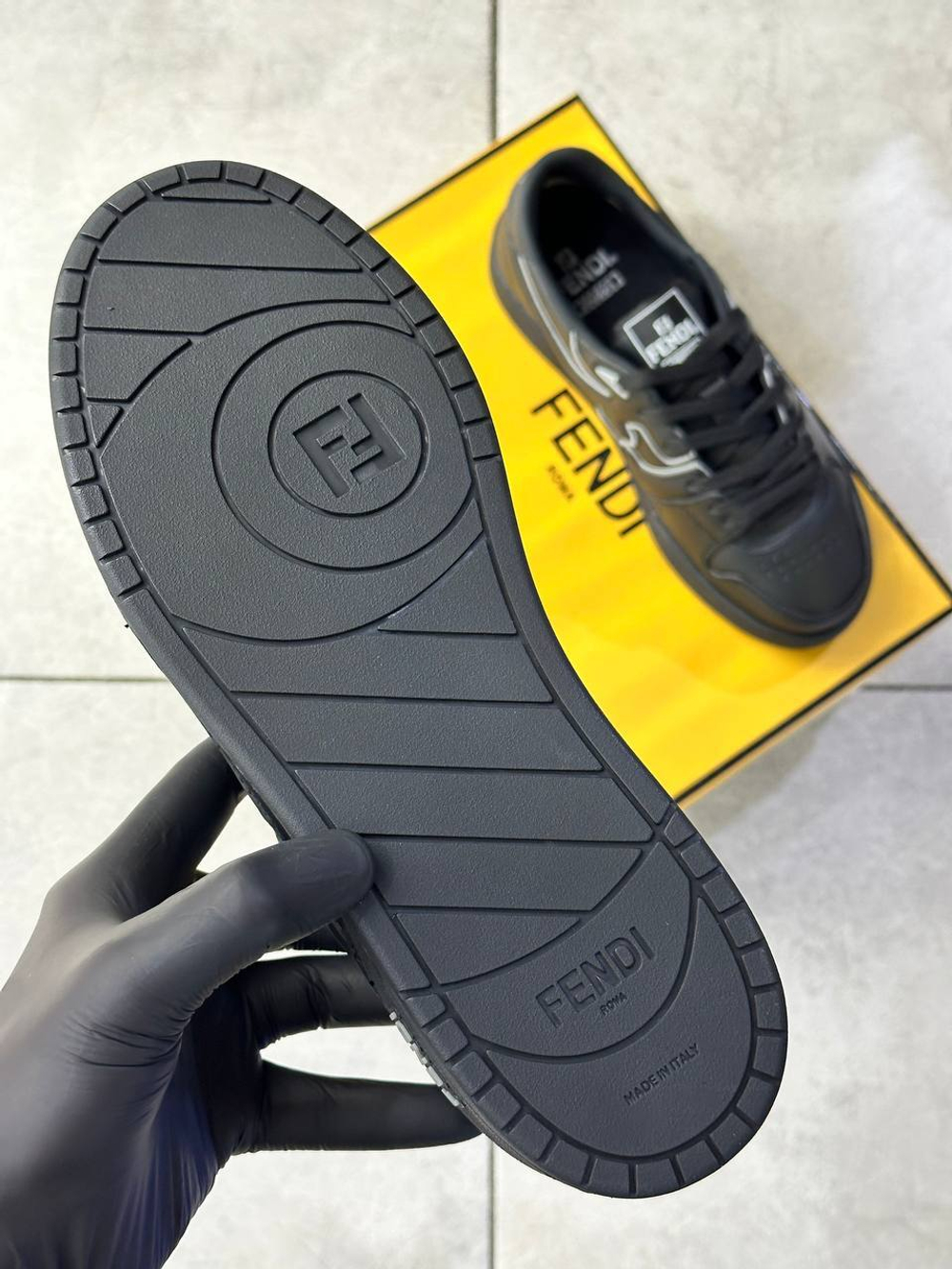 Кеды сникеры Fendi