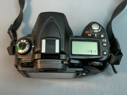 Nikon D90 9.000 кадров
