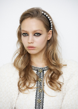 Тонкий ободок с жемчужными шарами