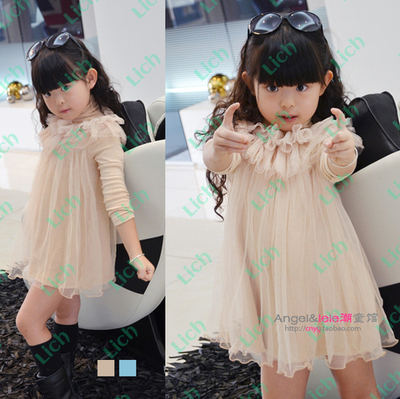 Платье детское свободного силуэта с высоким горлом