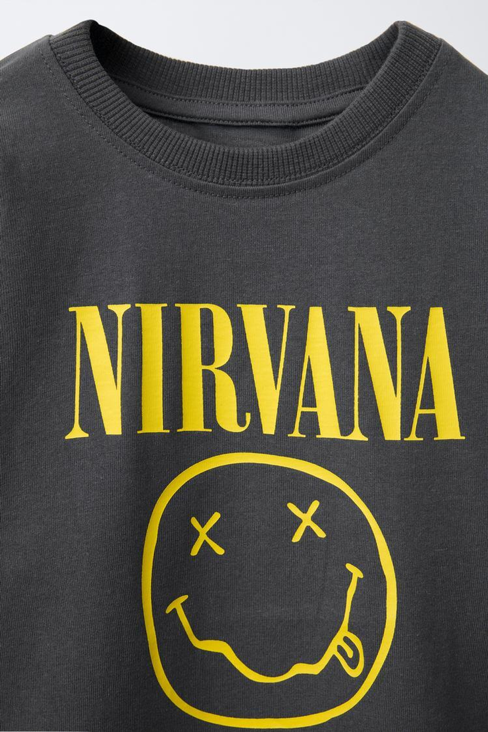 ZARA ФУТБОЛКА С ПРИНТОМ NIRVANA ®, АНТРАЦИТОВО-СЕРЫЙ
