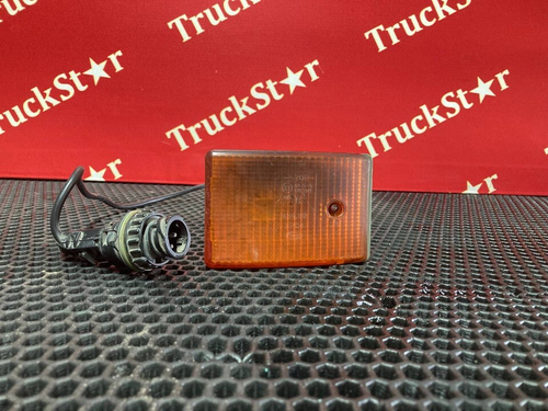 Поворотник правый