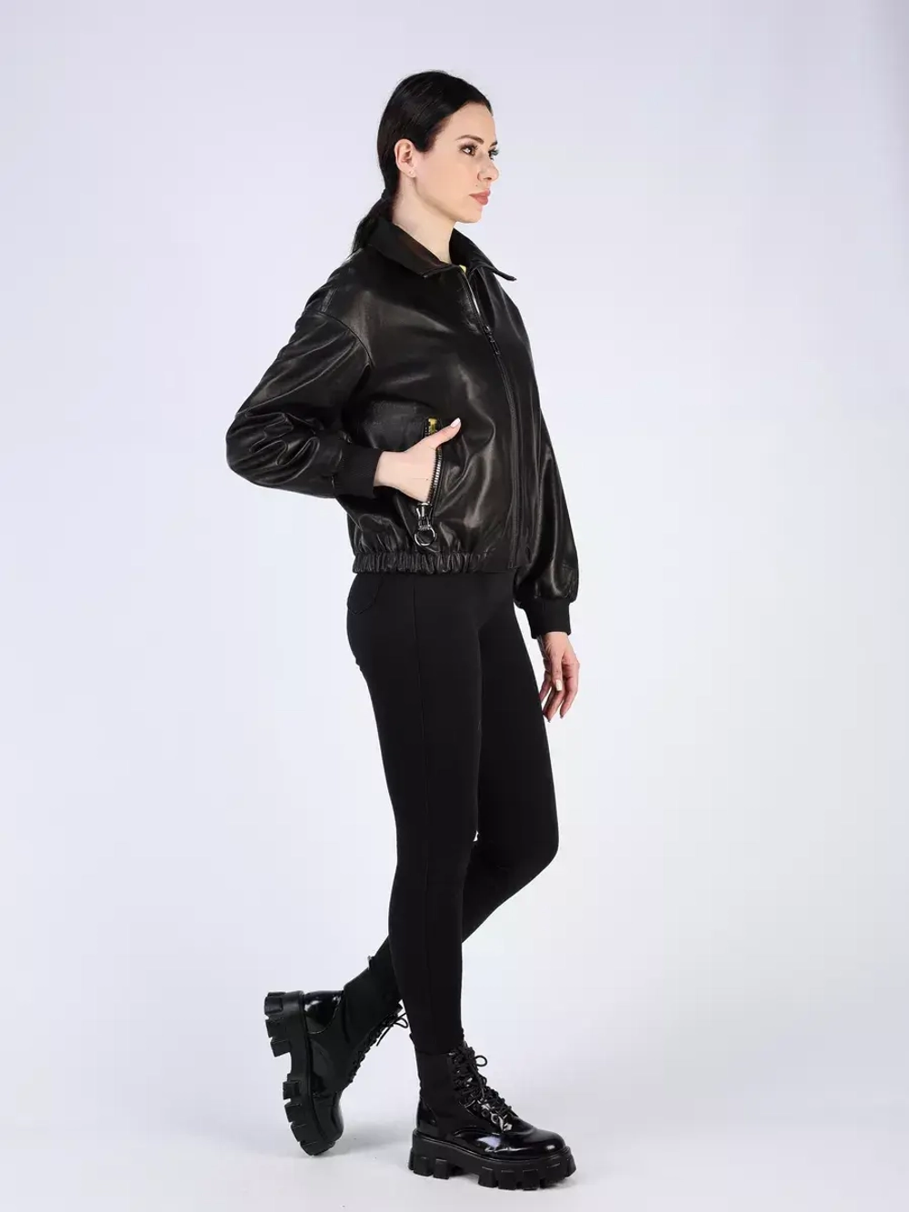 Кожаная куртка демисезонная бомбер