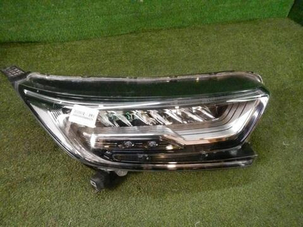 Фара правая Honda CR-V 5 (2016-н.в.) LED