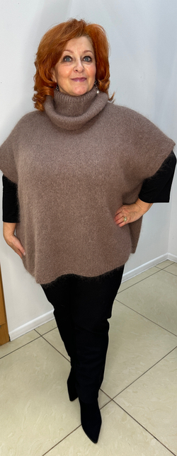 Мохеровый итальянский жилет