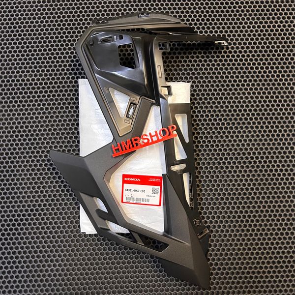 Honda Обтекатель черный боковой CRF 1100 правый без логотипа 64321-MKS-E00