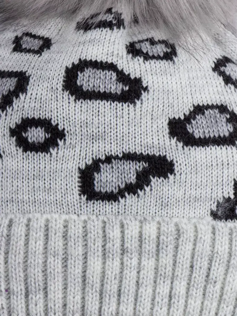 Шапка зимняя для девочки со снудом, леопардовая