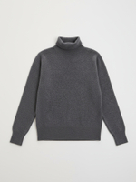 Объемный свитер с высокой горловиной