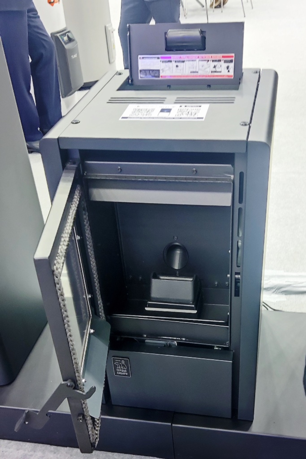 Воздухогрейный пеллетный камин ZOTA A6H13 black