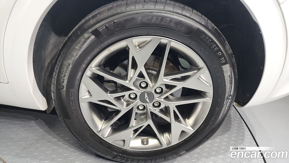 Genesis GV70 2.5T Бензин 2WD (04.2021)