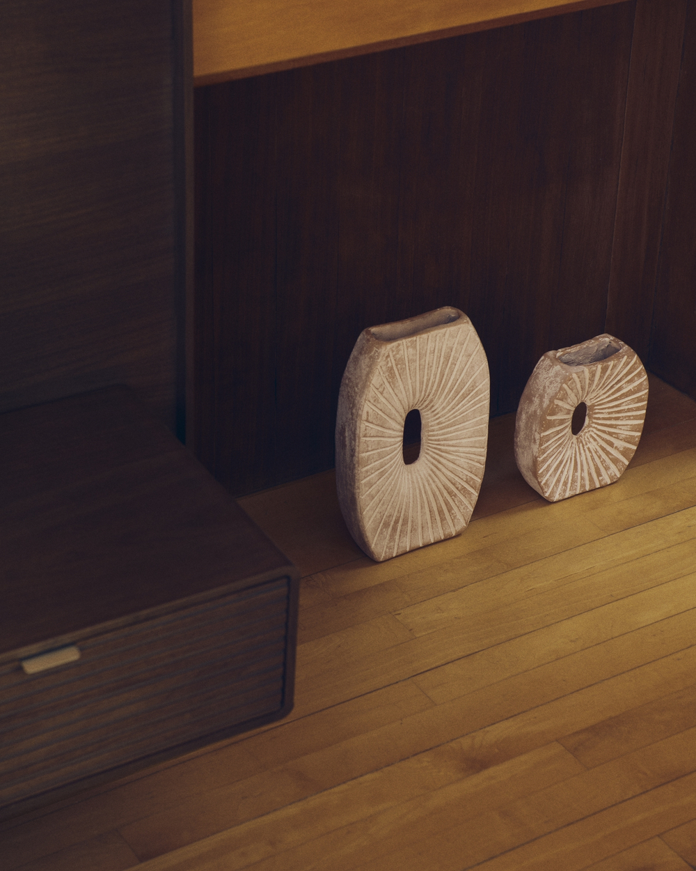 Ваза Valura из папье-маше розового и бежевого цвета 21 см