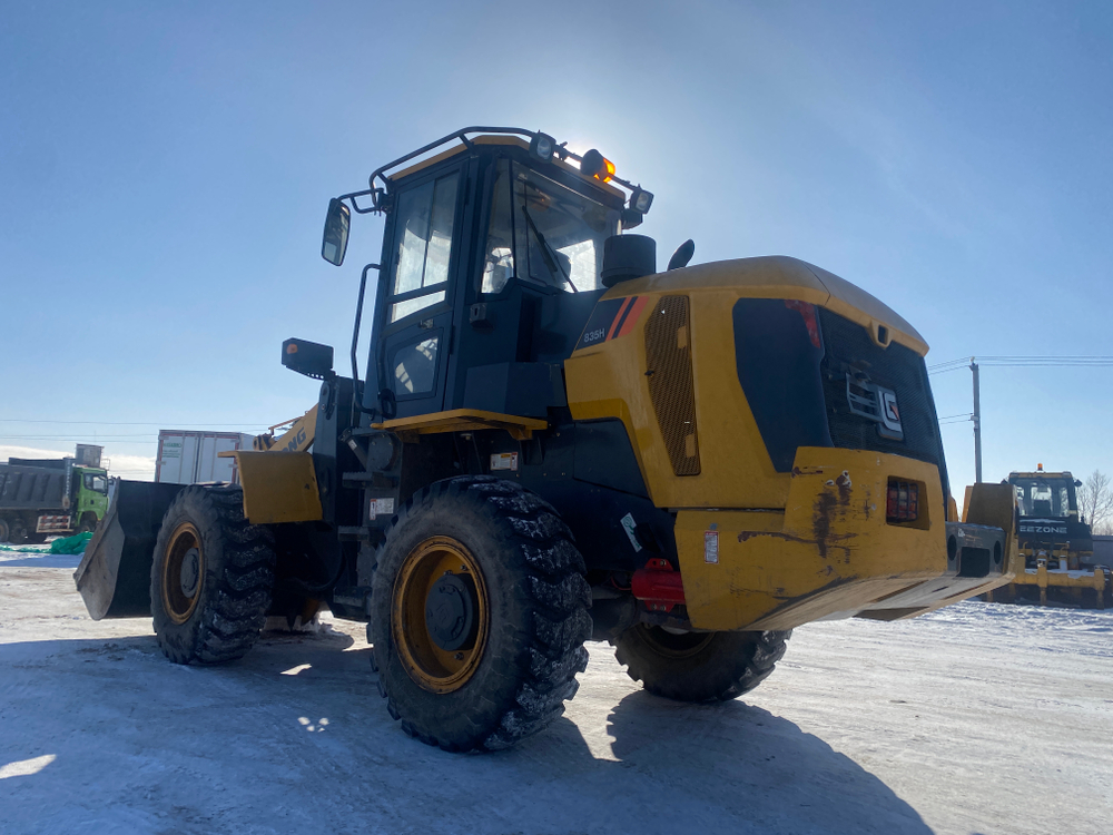 LiuGong CLG 835 Фронтальный погрузчик CLG 835H (Дизельный, 6,8 л, 125 л.с., АТ)