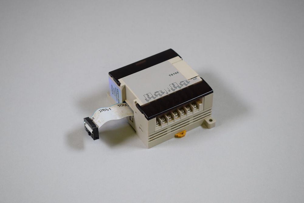 OMRON CPM1A-TS102