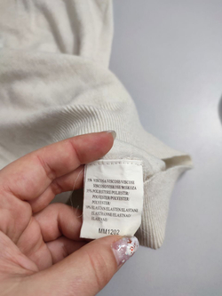 Джемпер с украшением 44-46 размер