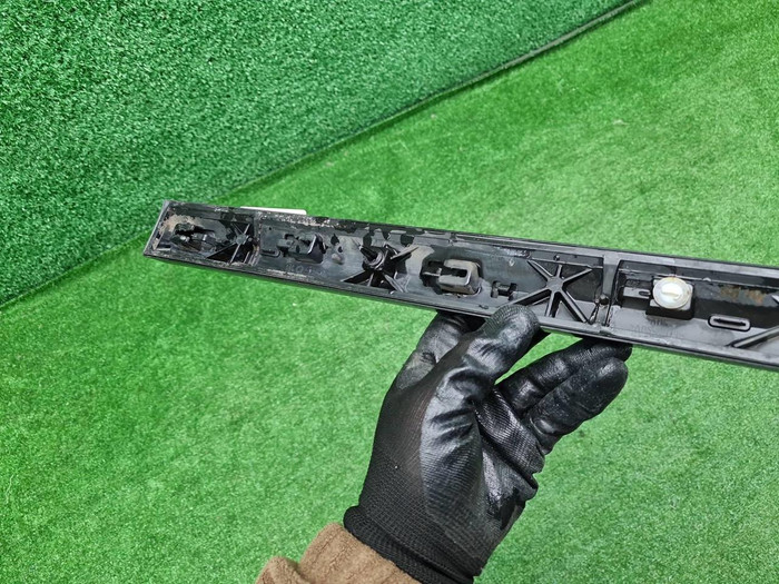 Накладка двери задняя правая BMW X7 G07 (19-нв)