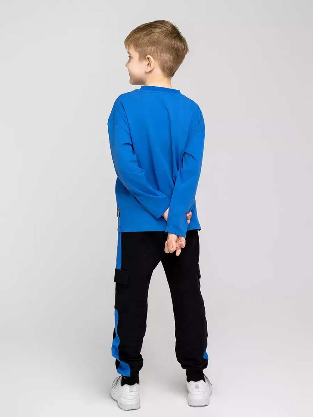 Спортивный костюм для мальчика в школу