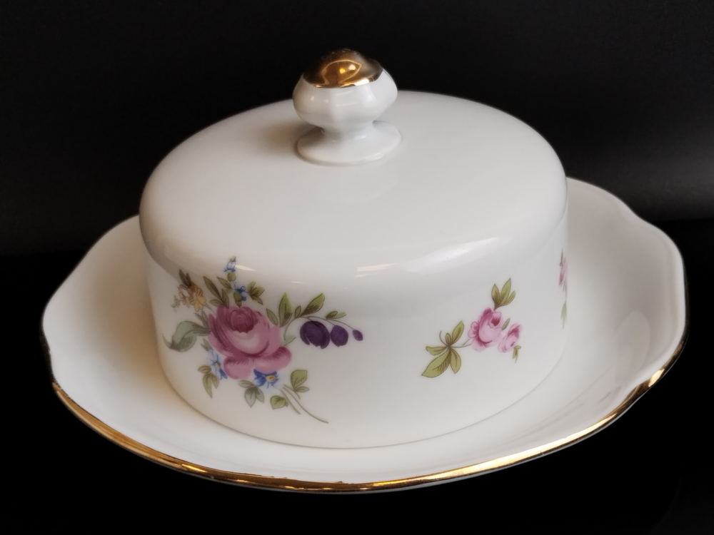 Фарфоровая маслёнка с крышкой , Мейсенский букет, Чехословакия, винтаж 1960-1980 гг
