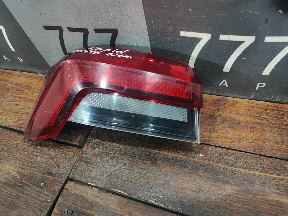 Фонарь задний левый Skoda Rapid 2 20-нв Б/У Оригинал 60U945207A