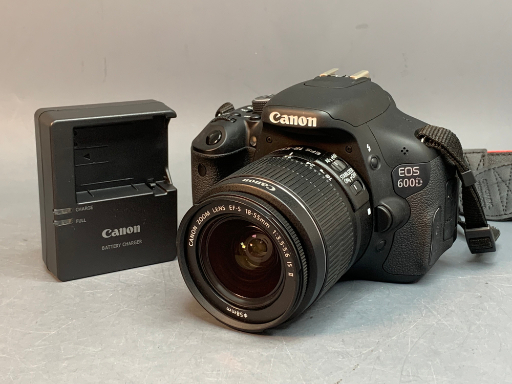 Canon 600d Kit 18-55mm 855 кадров