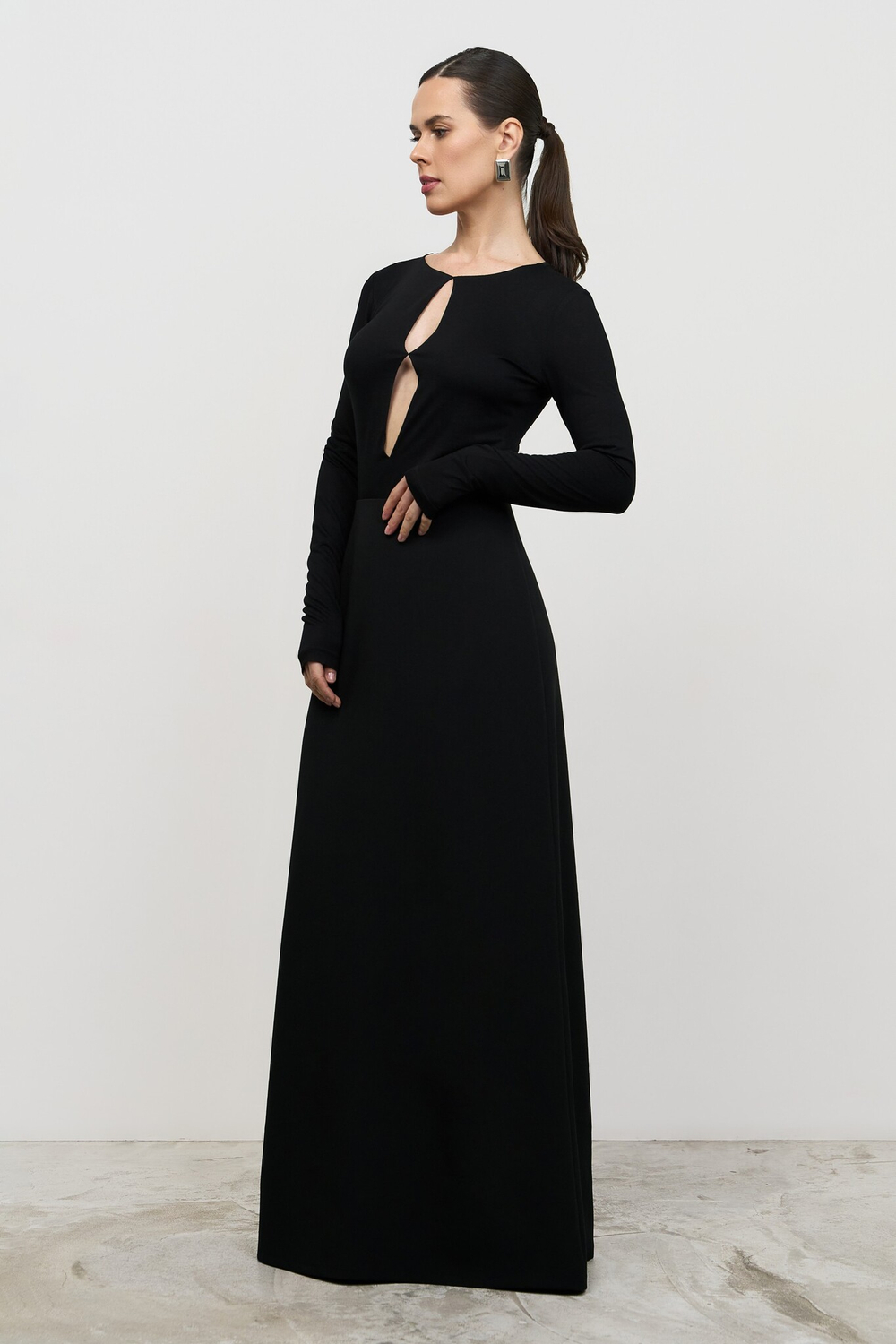 Боди с глубоким вырезом