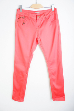 Джинсы Orsay яркого оттенка, визуально на 46 размер