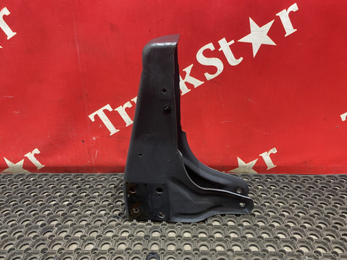 Кронштейн замка кабины 2018г