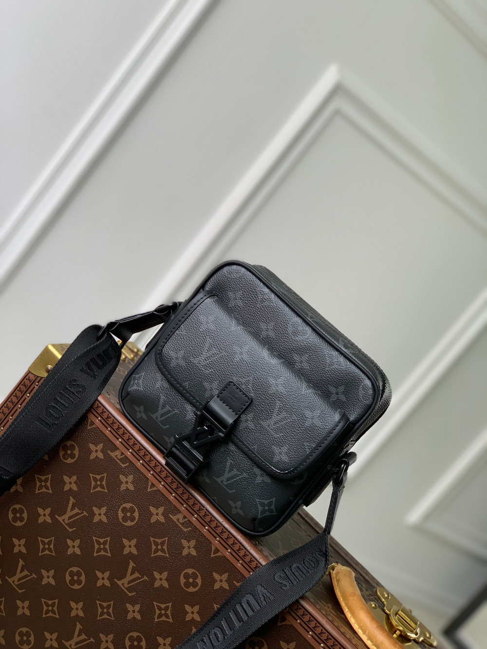 Louis Vuitton Getaway Messenger