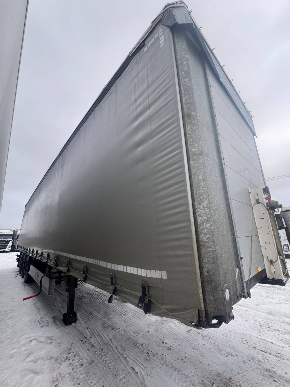Fliegl SDS* Полуприцеп Шторный/Бортовой SDS 350 (Шторный)