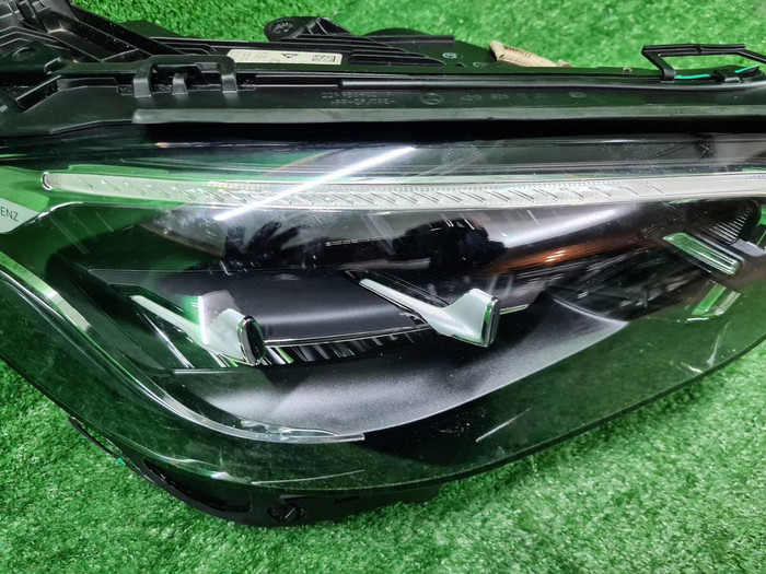 Фара правая Mercedes E W213 (2020-2023) LED