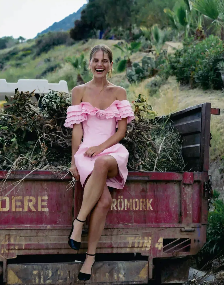 May, платье мини из розовой тафты с рюшами и розой