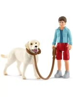 Набор фигурок На прогулке с лабрадором Schleich 42478
