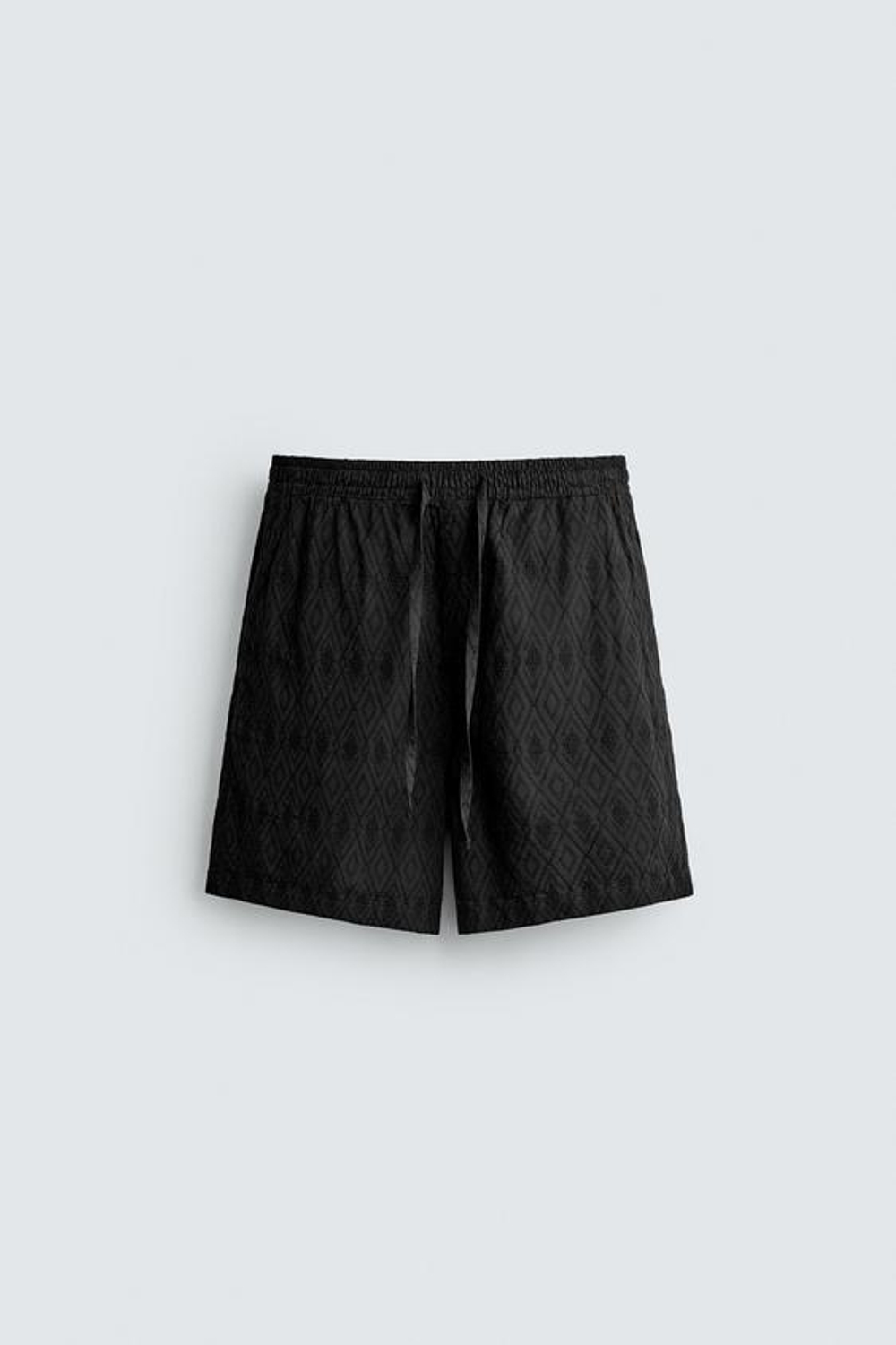 ZARA ШОРТЫ REGULAR FIT С ГЕОМЕТРИЧЕСКИМ ЖАККАРДОВЫМ УЗОРОМ, ЧЕРНЫЙ