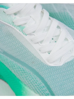 Беговые кроссовки тканевые с двойной амортизацией