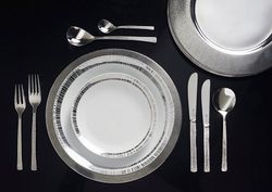 Нож столовый Studio