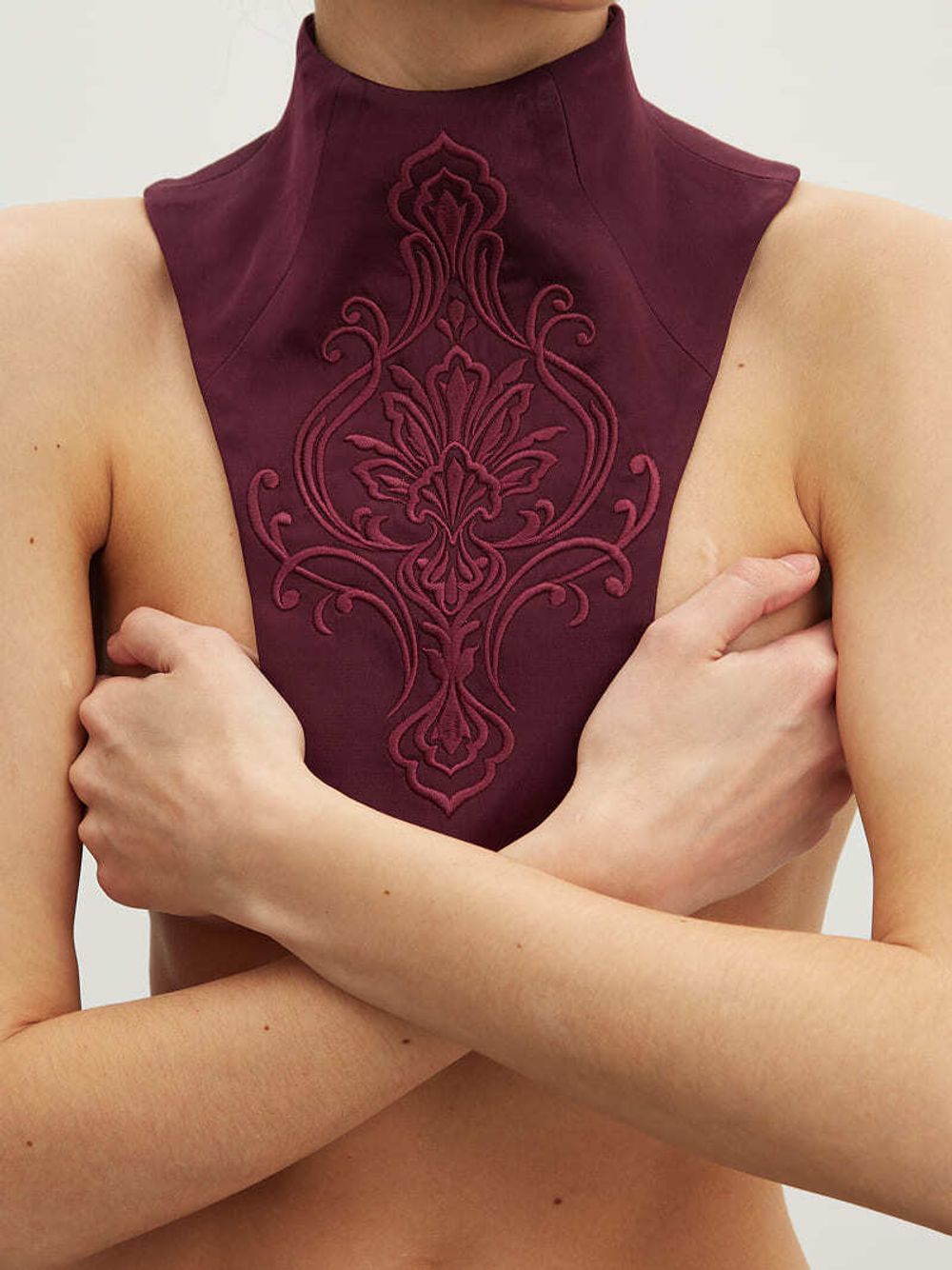 Манишка винная