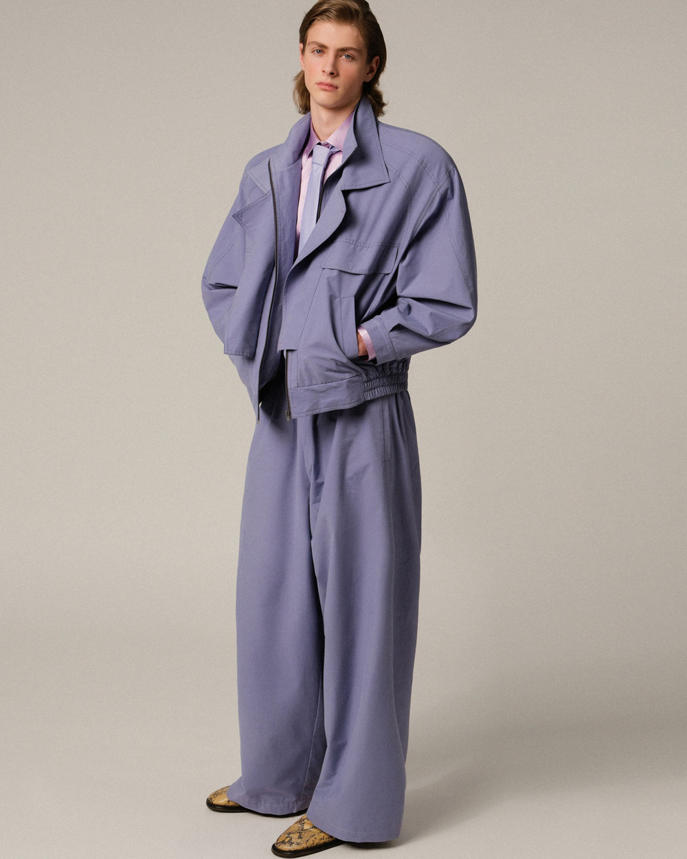 Объемные спортивные брюки