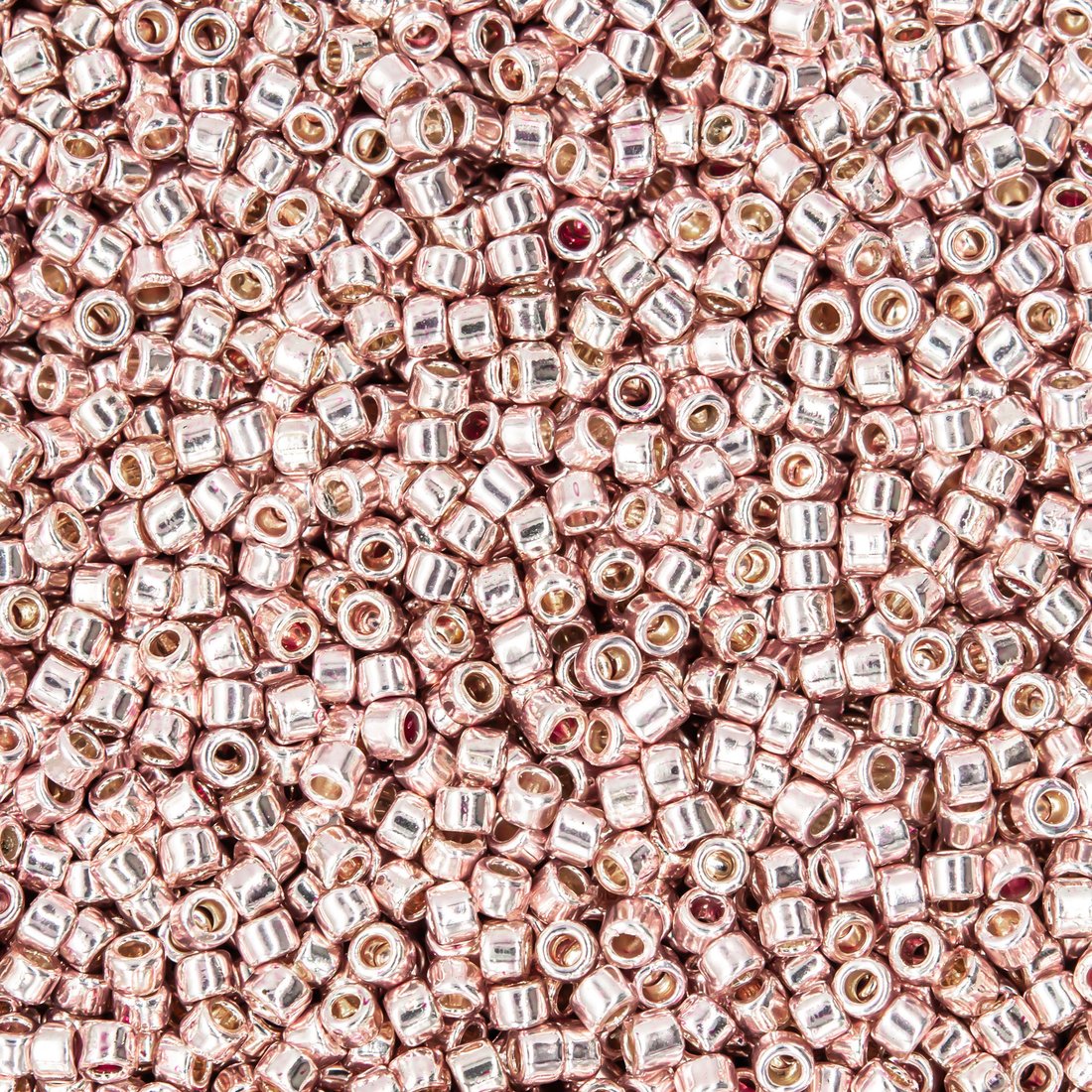 Японский бисер TOHO Treasure (№PF552), непрозрачный глянцевый с металлическим блеском