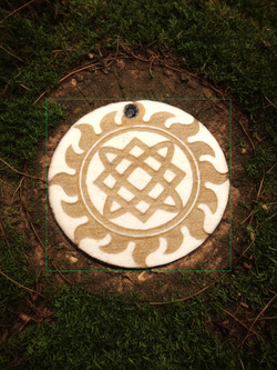 Славянский женский оберег Звезда Лады Богородицы. Материал береза. Длинна шнура 50 см. Диаметр - 3 см.