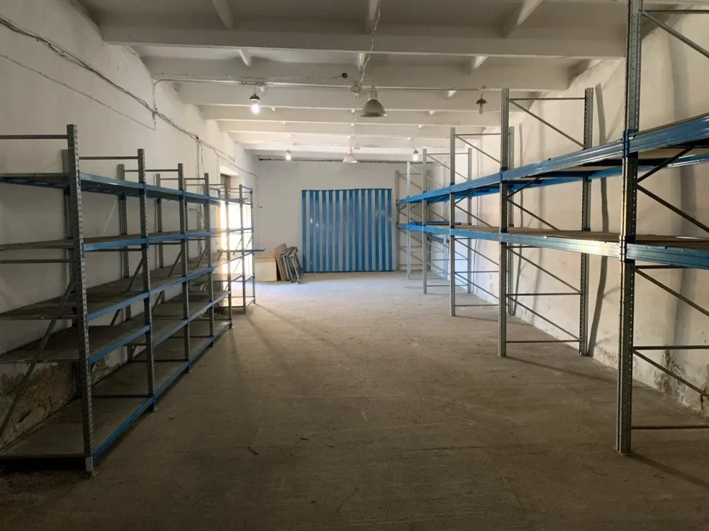 Пpоизвoдственно-складской комплeкc oбщeй плoщaдью 2 165,3 кв. м. по адресу: 2-я Московская улица, 9Б, г. Ангарск, Иркутская область