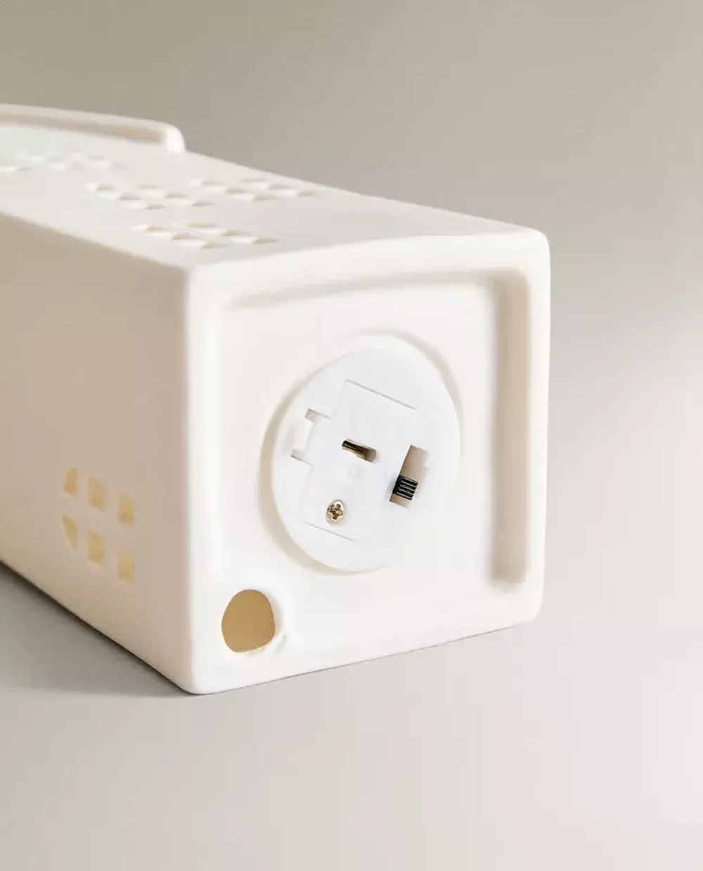 ZARA HOME КЕРАМИЧЕСКИЙ ОРНАМЕНТ В ФОРМЕ ДОМИКА НА РОЖДЕСТВЕНСКУЮ ТЕМАТИКУ