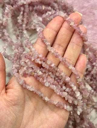 Нить бусин из морганита 5-6мм, галька
