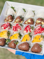 Клубника в бельгийском шоколаде Яркий микс , 16-20 шт