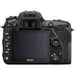 Цифровой зеркальный фотоаппарат Nikon D7500 Body