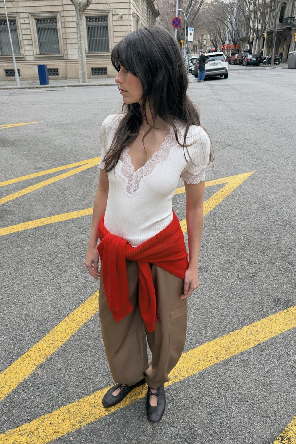 ZARA ФУТБОЛКА В РУБЧИК С КРУЖЕВОМ, БЕЛЫЙ